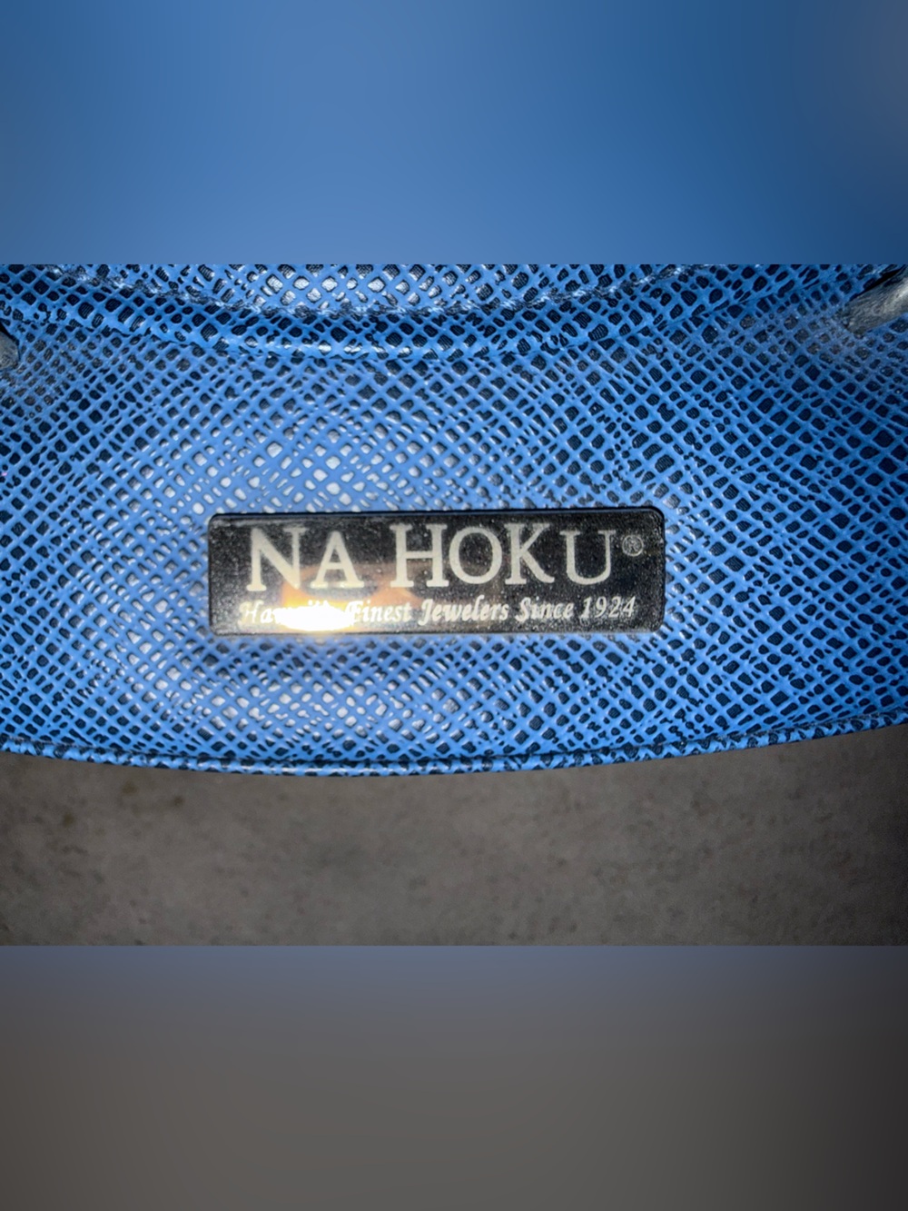 Na Hoku Blue Textured Jewelry Case with lock - Picture 2 of 5